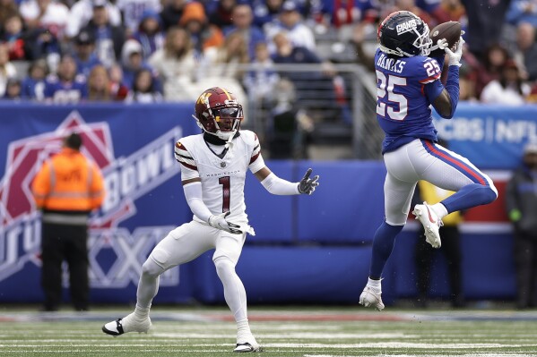 Giants defense stifles Commanders makes late stand to end 4 game